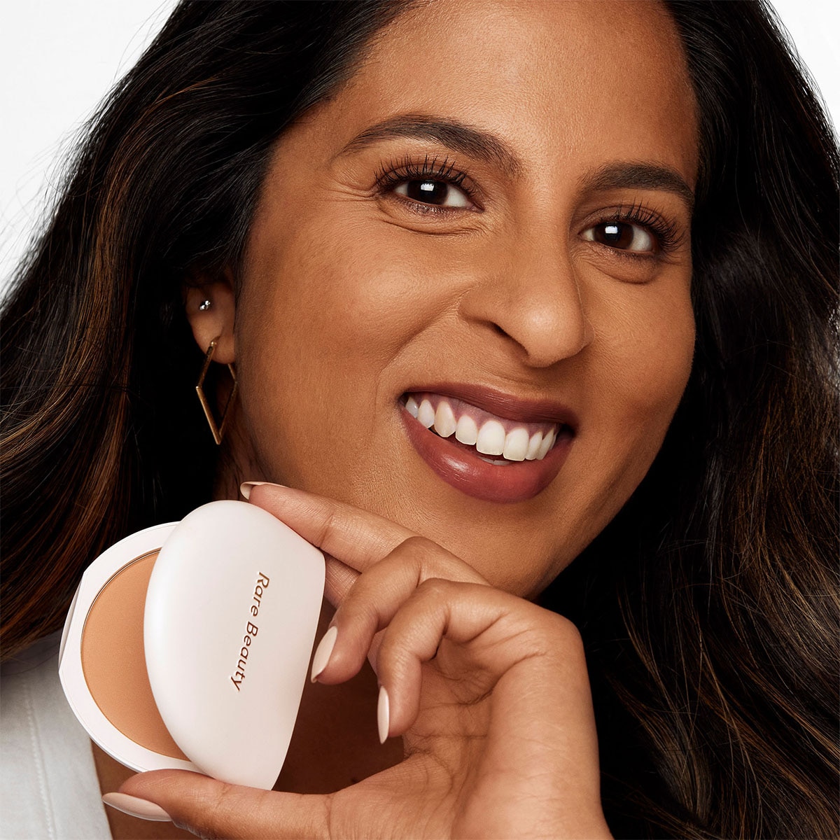 TRUE TO MYSELF TINTED PRESSED TALC-FREE FINISHING POWDER (POLVO FIJADOR PARA ROSTRO)